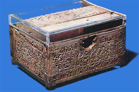 De Franks Casket: Een Mysterieus Meesterwerk van Gedetailleerde Metaalbewerking en Complexiteit!